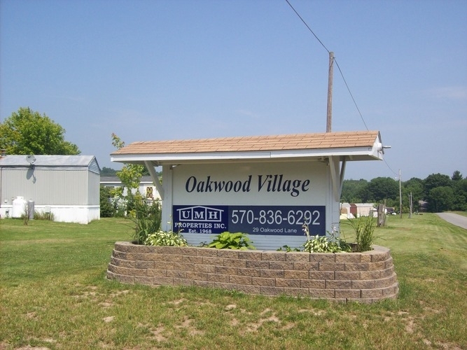 Signage - Oakwood Lake Village