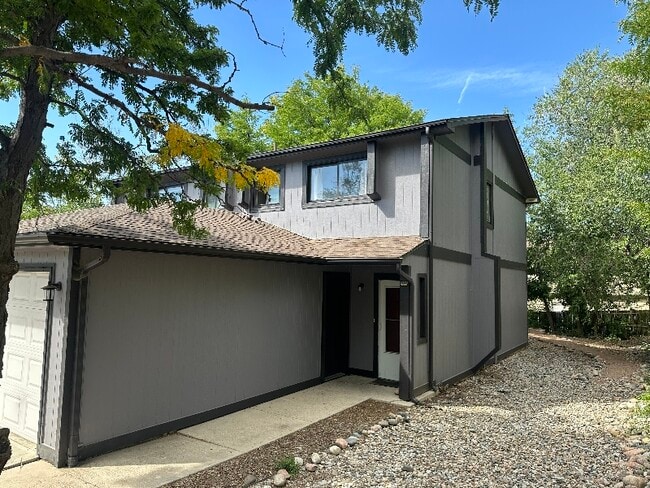 Photo - 1210 Iowa Ave Townhome