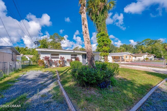 Foto del edificio - 416 Margie Ln