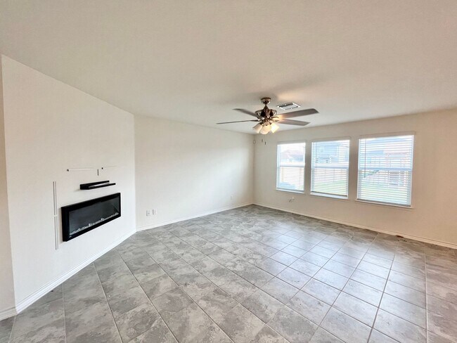 Building Photo - Beautiful 2-Story Home In New Braunfels Tx!