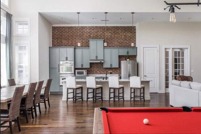 Foto del edificio - 460 Seven Farms Drive