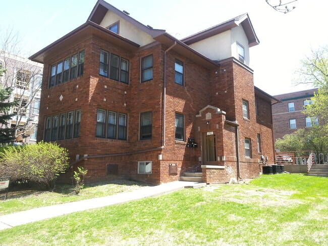 Building Photo - 1901 University Ave