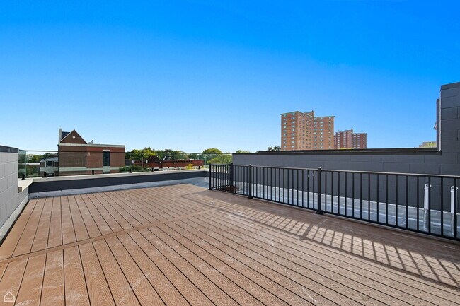 Building Photo - 3902 S Lake Park Ave