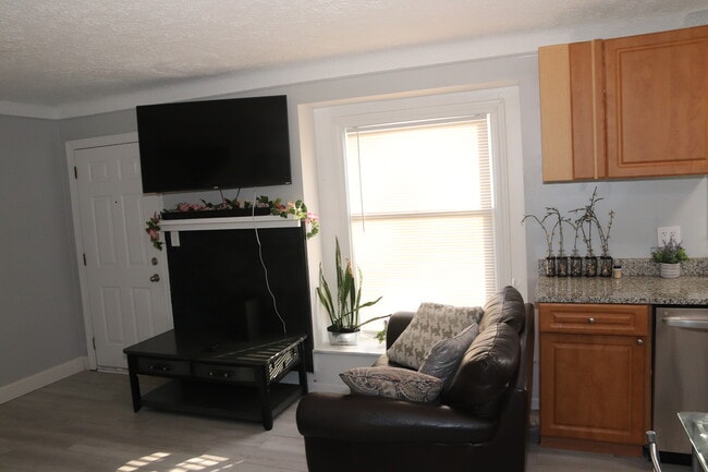 Living Room - 19315 Roscommon St