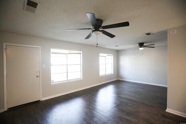 Building Photo - 5519 Southboro Dr