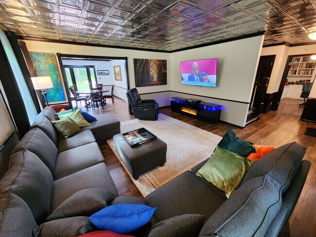 Foto del edificio - 6401 Walkabout Ln