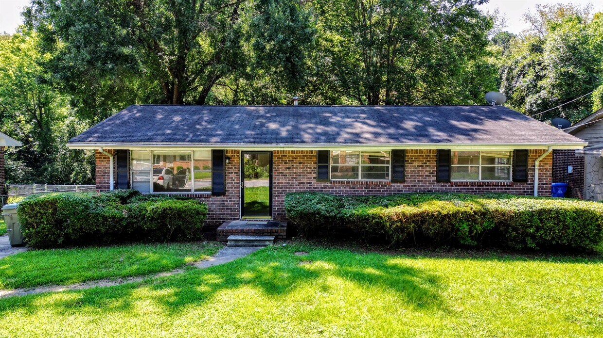 2960 Besto Dr NW, Atlanta, GA 30318 House Rental in Atlanta, GA