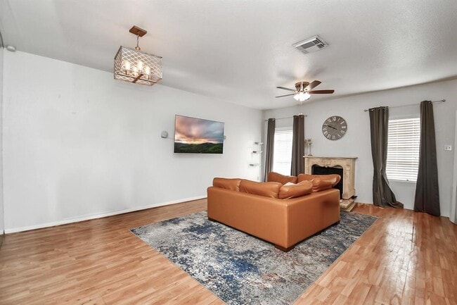 Foto del edificio - 3780 Tanglewilde St