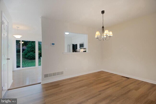 Foto del edificio - 46 Stonehurst Ct