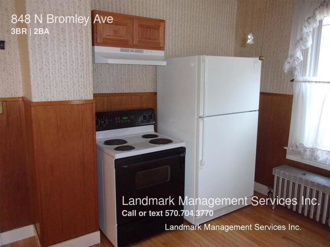 Building Photo - 848 N Bromley Ave