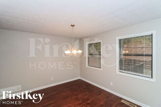 Building Photo - 1190 Lightfoot Dr