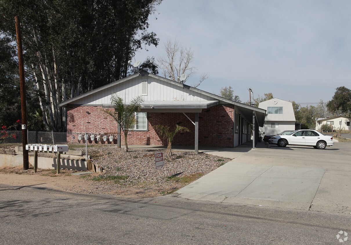 Building Photo - 21000 Mariposa Rd