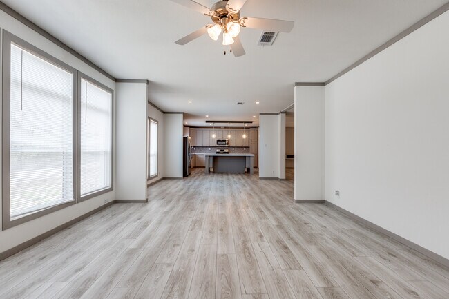 Open Living - Dining Areas - 12852 Powell Point School Rd
