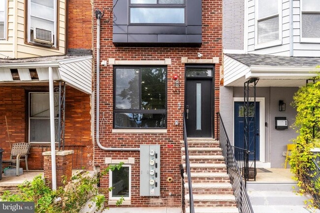 Building Photo - 103 E Duval St