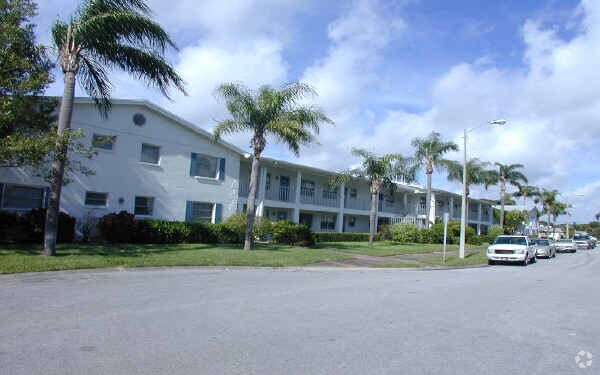 Foto principal - York Manor Condominiums