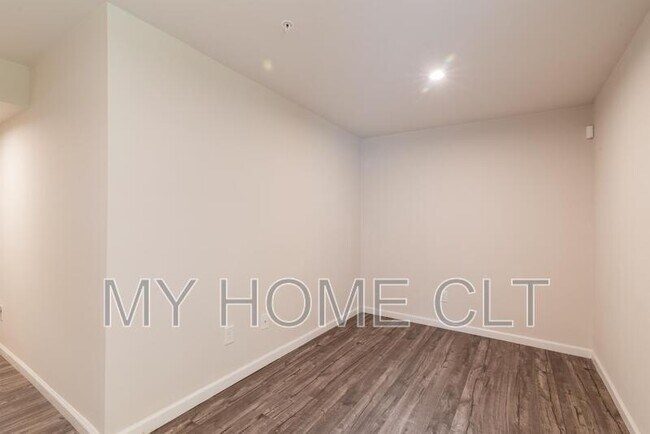 Foto del edificio - 5342 Austin Knoll Ct