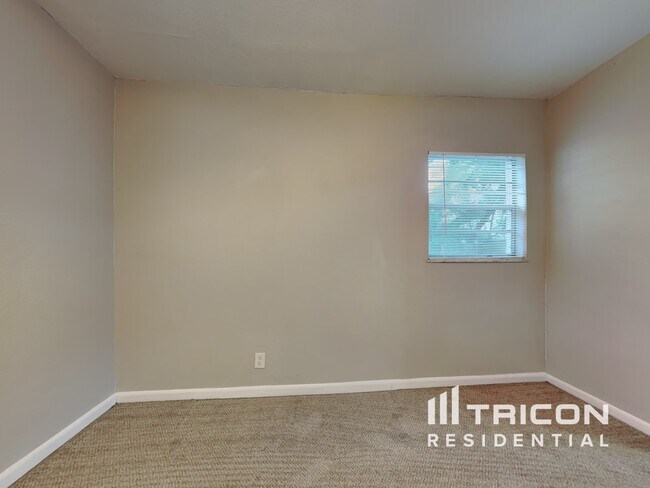 Foto del edificio - 3010 E Jean St