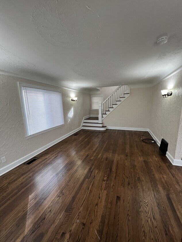 92 N Telegraph, Pontiac, MI 48341 House Rental in Pontiac, MI