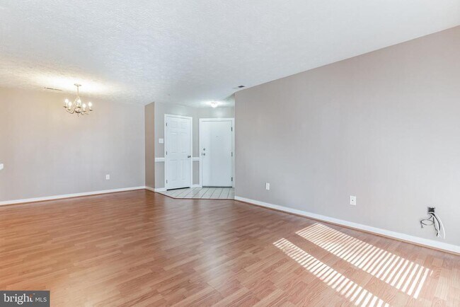 Foto del edificio - 2405 Forest Edge Ct