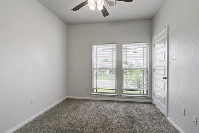 Building Photo - 4801 Wenda St