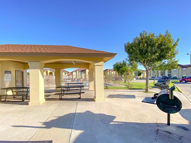Building Photo - 9804 Cantera Ct