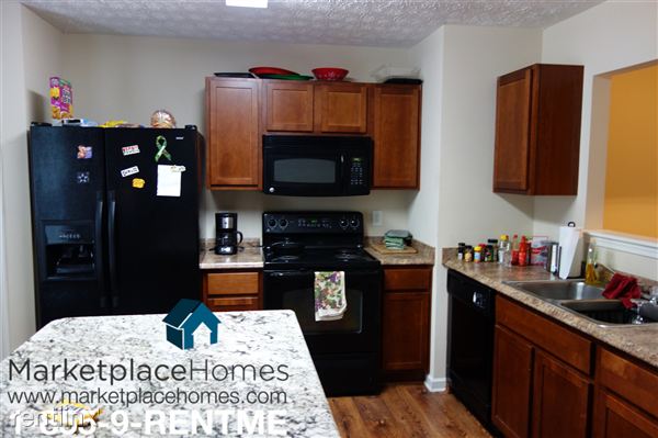 Building Photo - 3076 Bonnes Dr