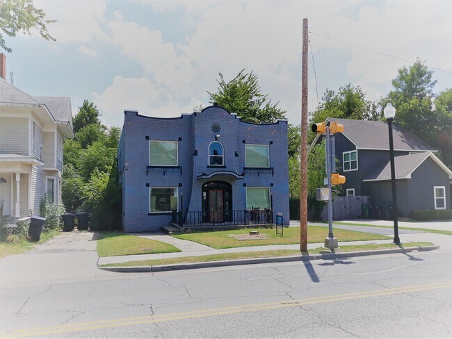 Building Photo - 1308 NW 16th St