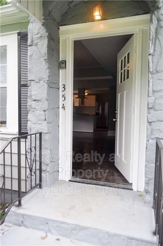 Building Photo - 354 Hamilton E Holmes Dr NW