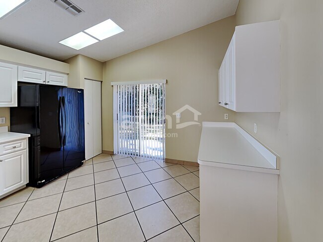 Foto del edificio - 7831 Chadwick Dr