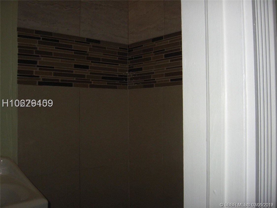 112 SW 7th Terrace, Hallandale Beach, FL 33009 House Rental in