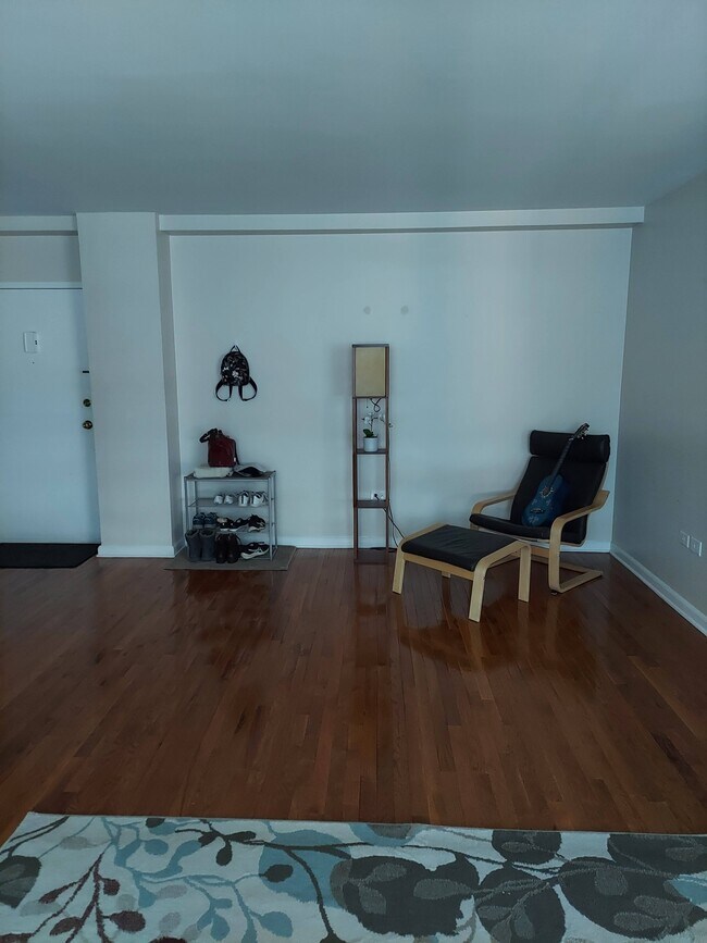 Foto del edificio - 128 N Craig St