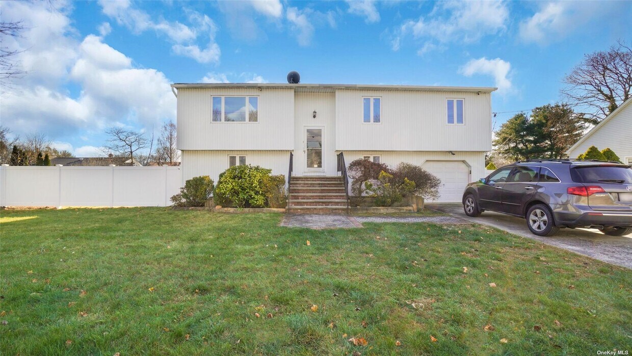 Primary Photo - 340 Gillette St