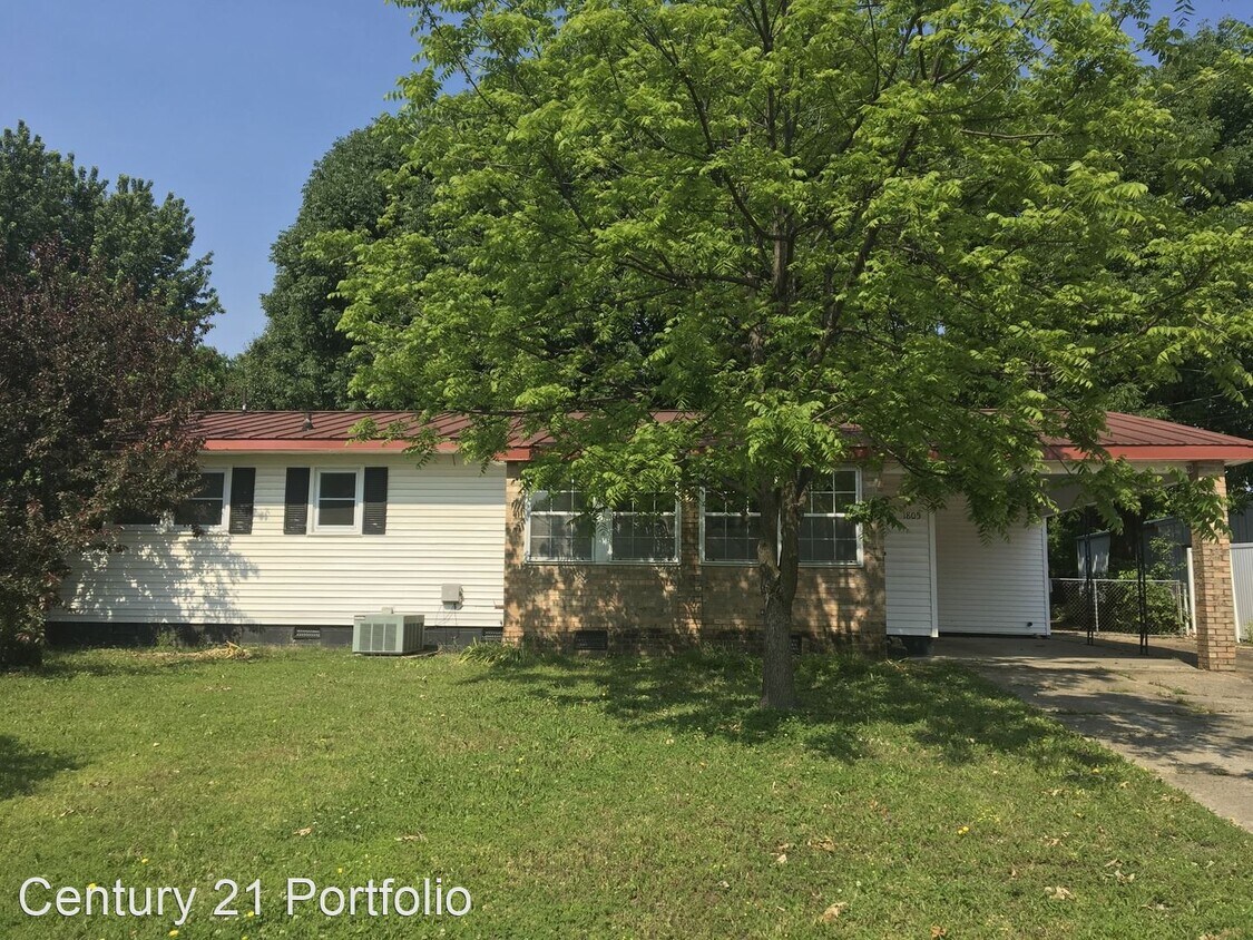 Primary Photo - 3 br, 1.5 bath House - 1805 Bernard