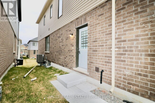 Building Photo - 40 Valleybrook Rd