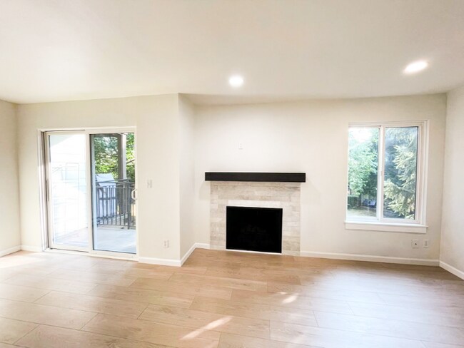 Building Photo - 12641 NE 130th Way
