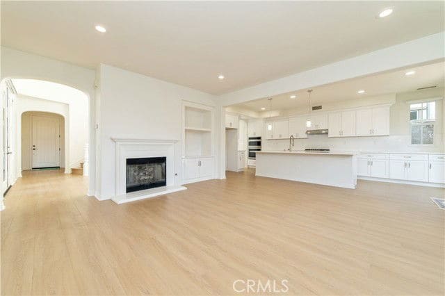 Building Photo - 1320 Sun Dial Dr