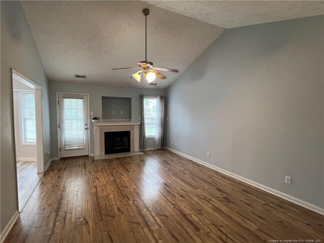 Building Photo - 1433 Middlesbrough Dr