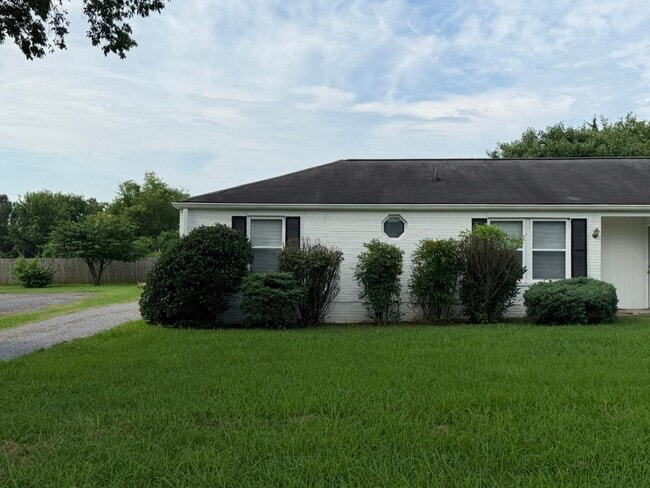 Photo - 1506 Idlewild Drive - Unit A Apartment