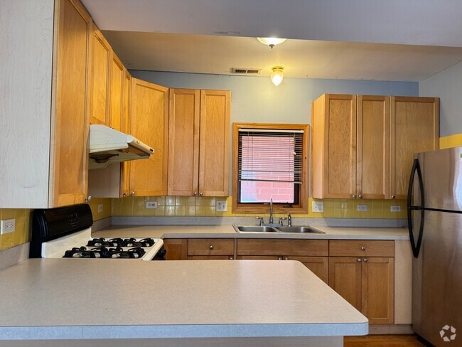 Building Photo - 3714 S Hermitage Ave