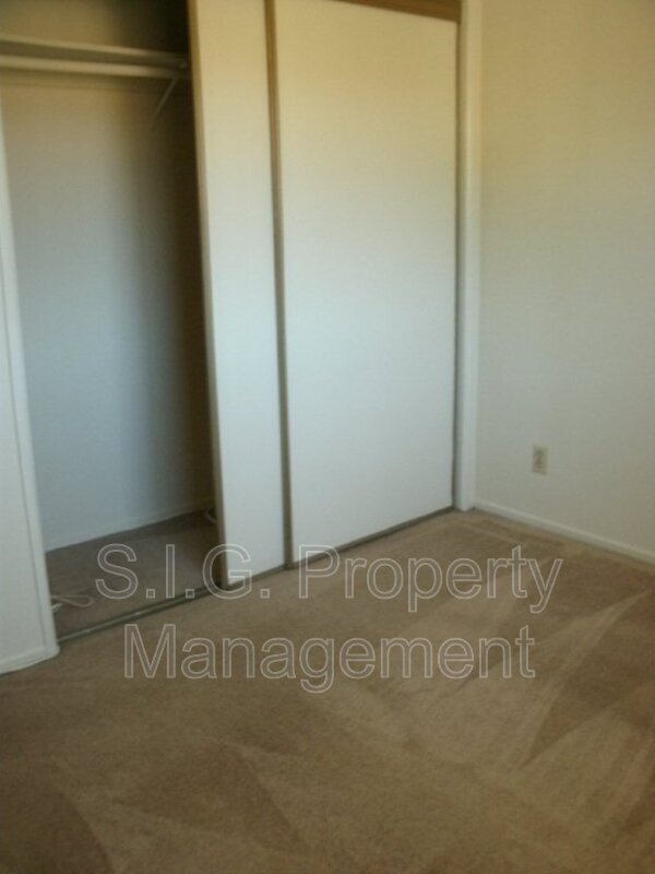 Foto del edificio - 5637 Strohm Ave