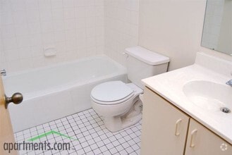 Bathroom - Ponds of Edina