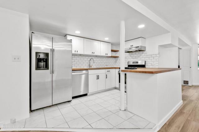 Building Photo - 1 bedroom in Queens NY 11385