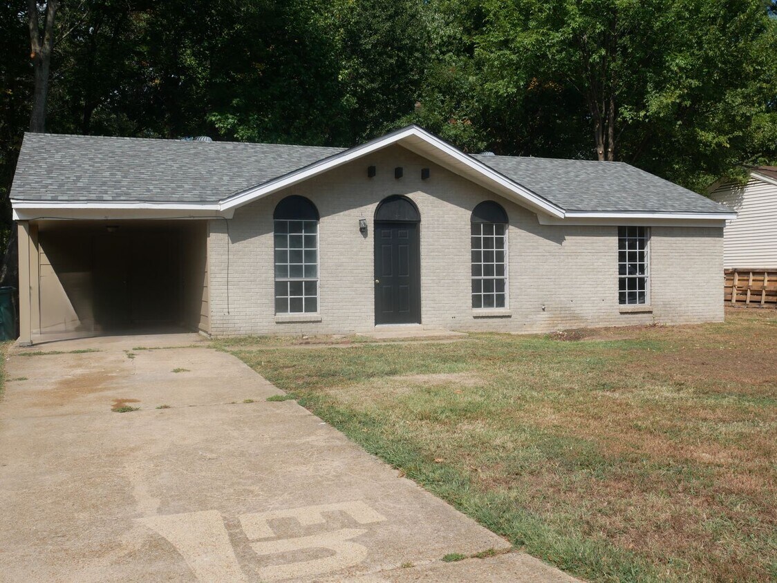 Foto principal - 8015 Ashbrook Dr