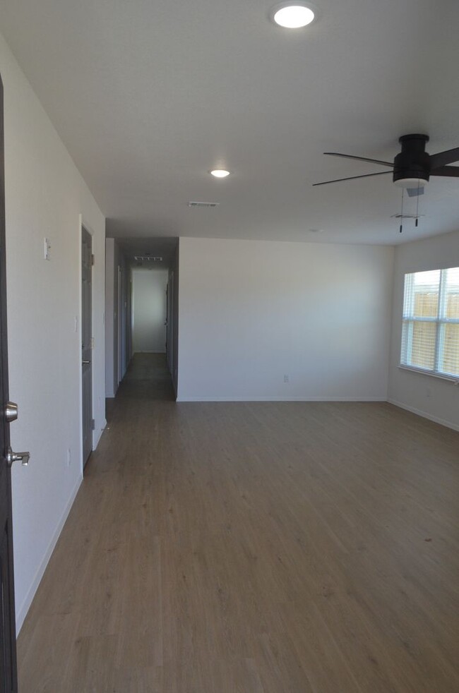 Foto del edificio - 971 Cline Dr