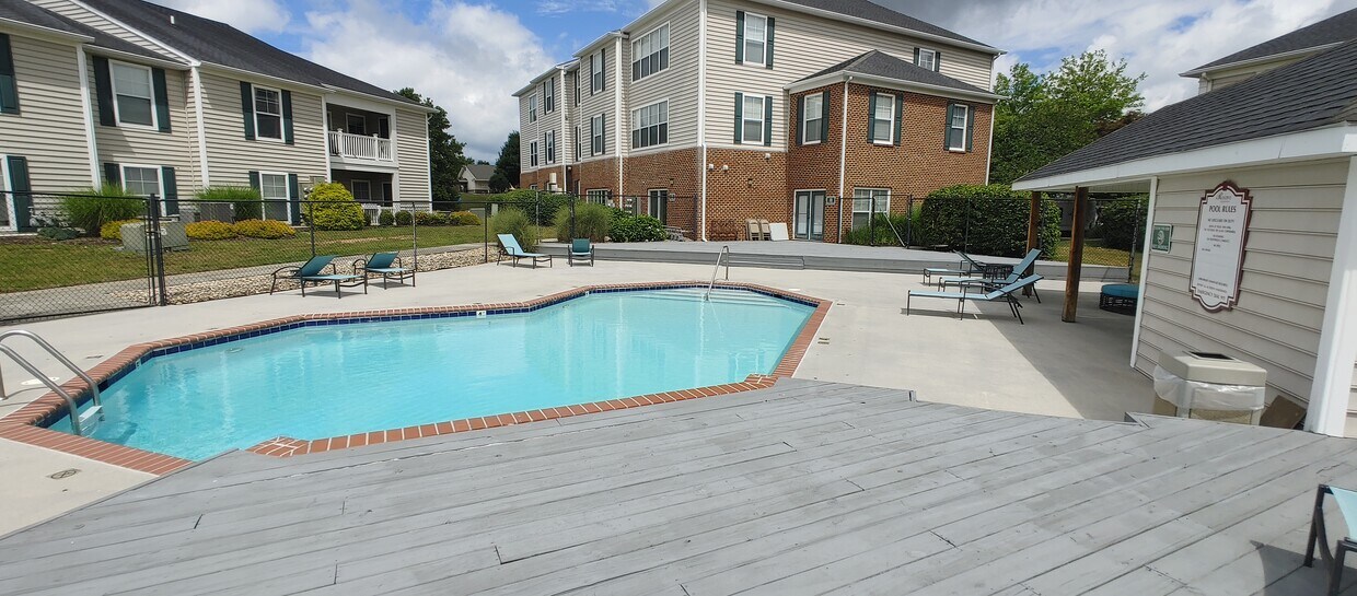 Primary Photo - 303 N Knollwood Dr