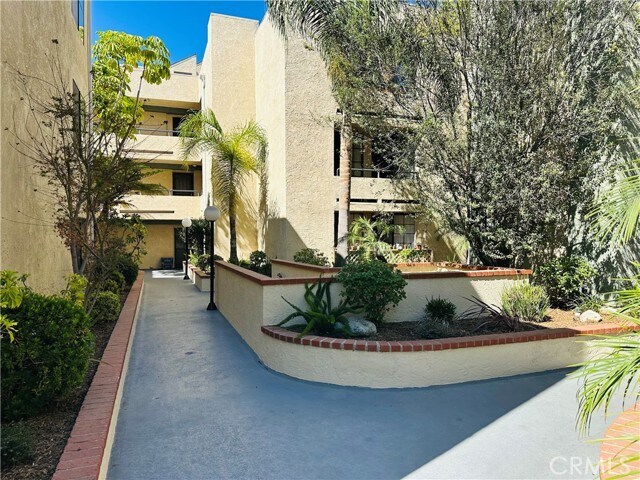 Foto del edificio - 1237 E 6th St
