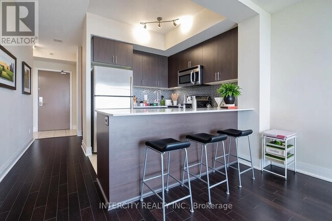 Photo du bâtiment - 520 Steeles Ave W