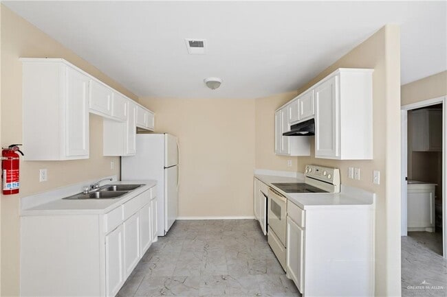 Building Photo - 12 Gastel Cir