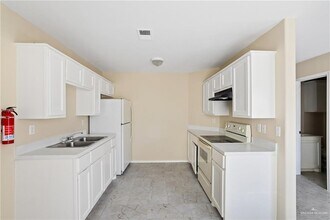 Building Photo - 303 Gastel Cir