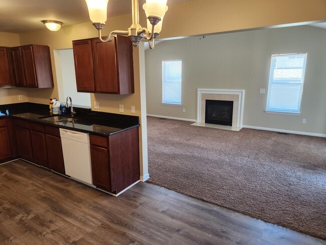 Building Photo - 7980 Amber Dr